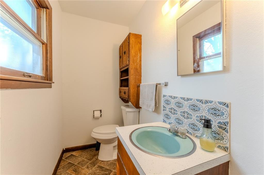 1608 S Malcolm Avenue Property Photo 15