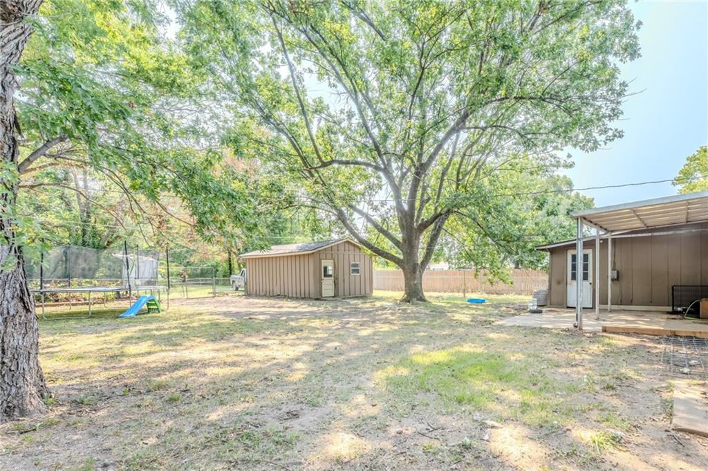 1608 S Malcolm Avenue Property Photo 22
