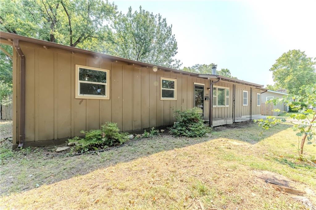 1608 S Malcolm Avenue Property Photo 26