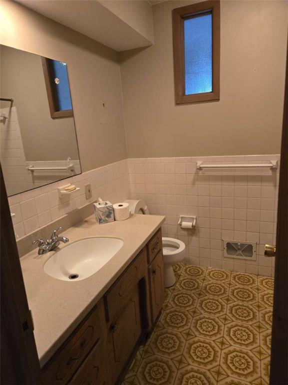 8805 Evanston Avenue Property Photo 7