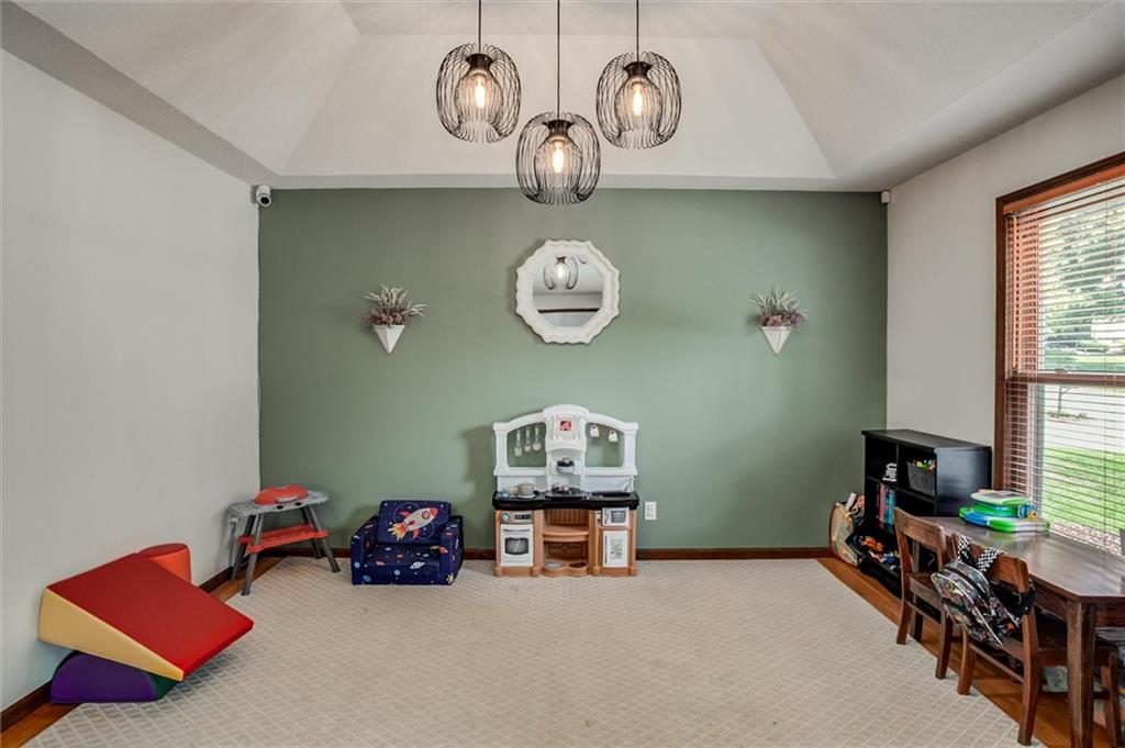 11636 Cherry Street Property Photo 6