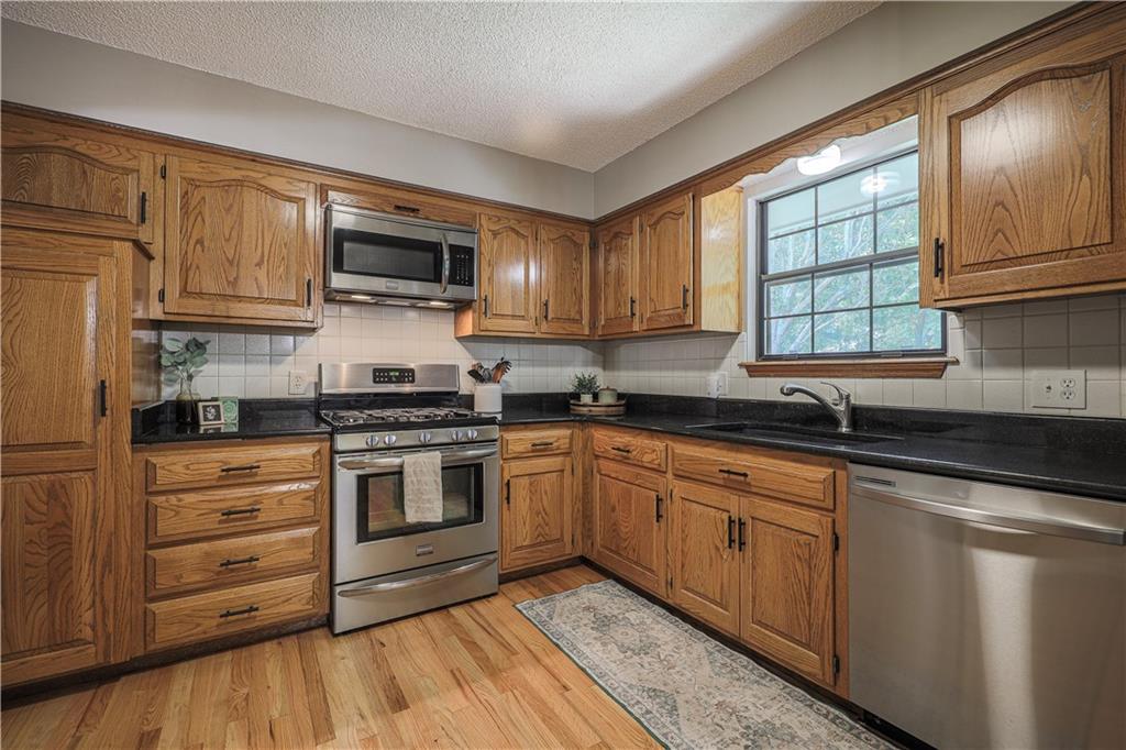210 Dawn Avenue Property Photo 2