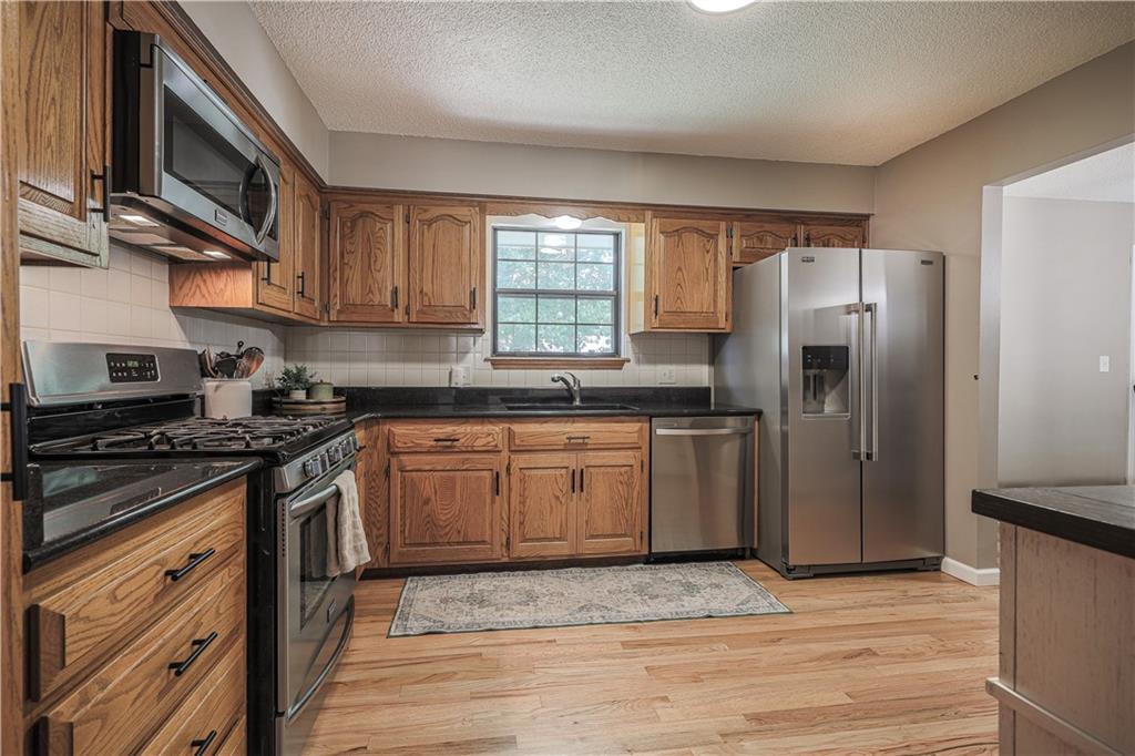 210 Dawn Avenue Property Photo 4