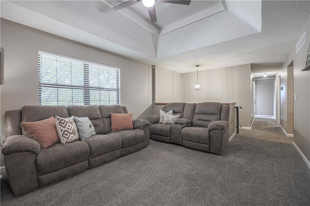 210 Dawn Avenue Property Photo 9