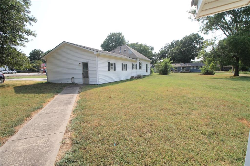 1005 E 4th Street Property Photo 18