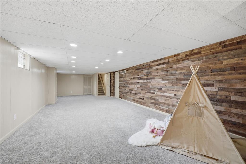 211 W 104th Terrace Property Photo 28