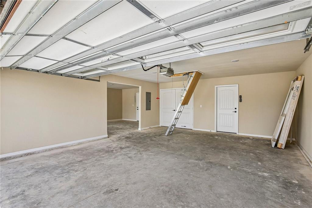 1644 N 157th Lane Property Photo 26