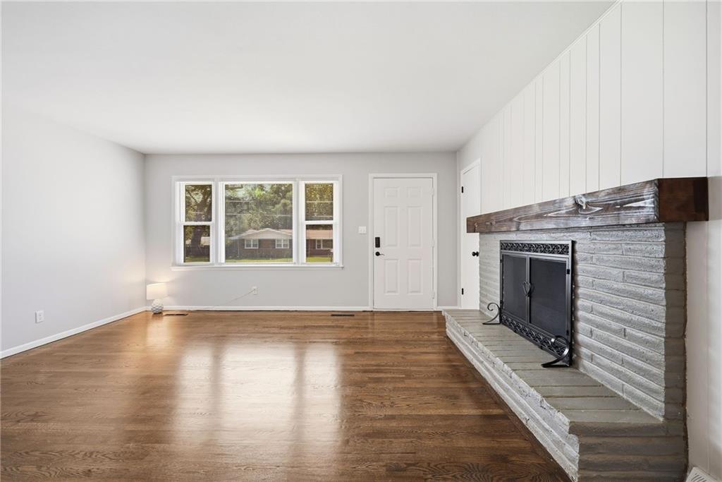 6807 N Brookside Road Property Photo 4