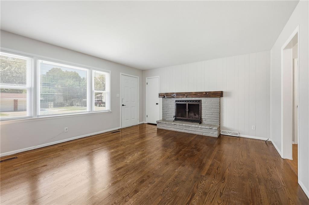 6807 N Brookside Road Property Photo 7