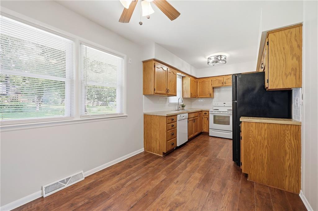 6807 N Brookside Road Property Photo 8