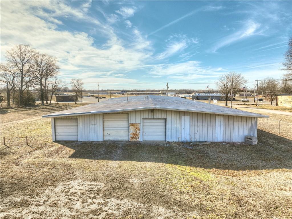 2800 Roberts Road Property Photo 4