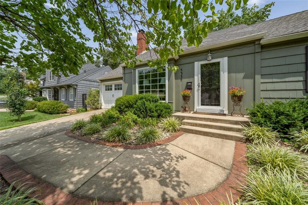 5337 Clark Drive Property Photo 3