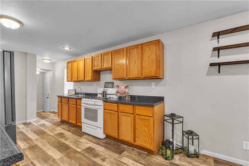 122 W Walnut Street Property Photo 6