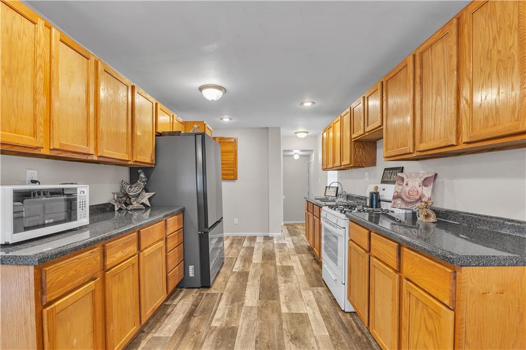 122 W Walnut Street Property Photo 8
