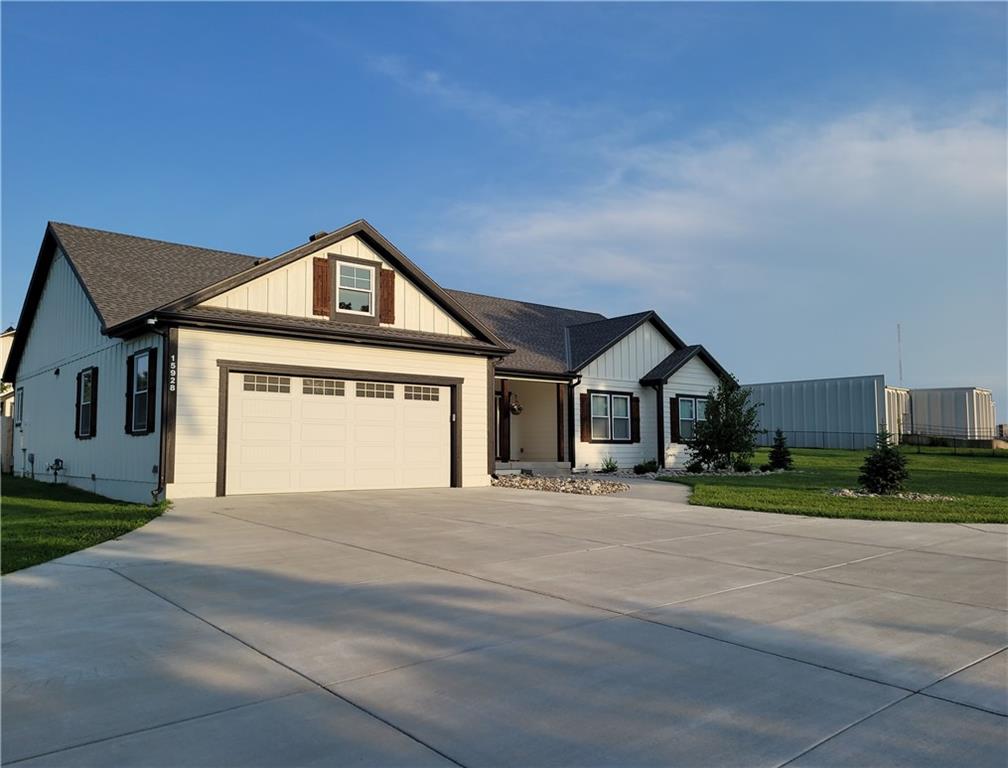 15928 E Cogan Lane Property Photo 3
