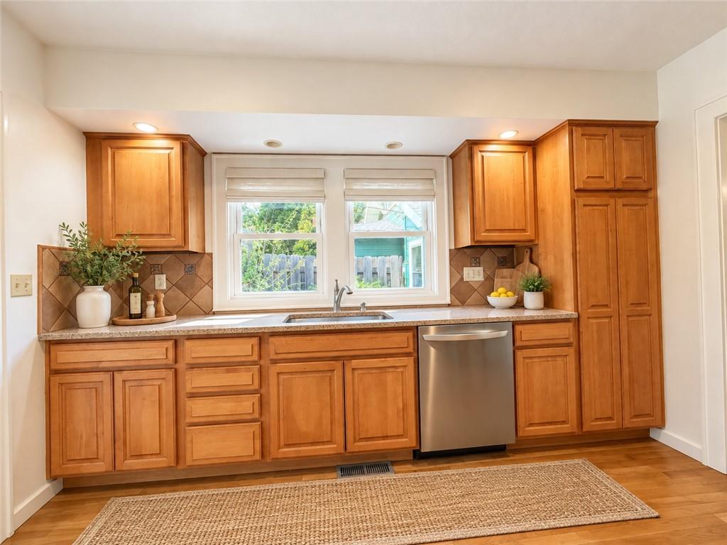 4806 Westwood Road Property Photo 7