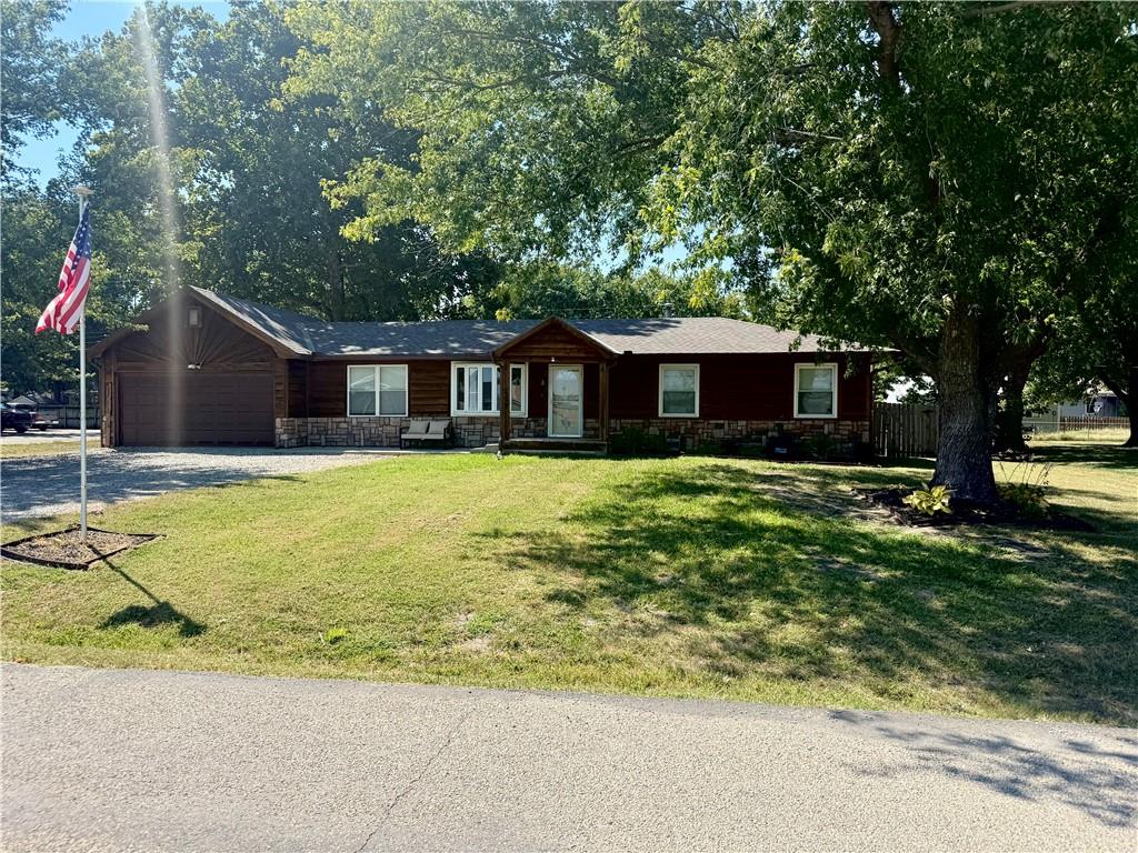 208 Willow Lane Property Photo 1