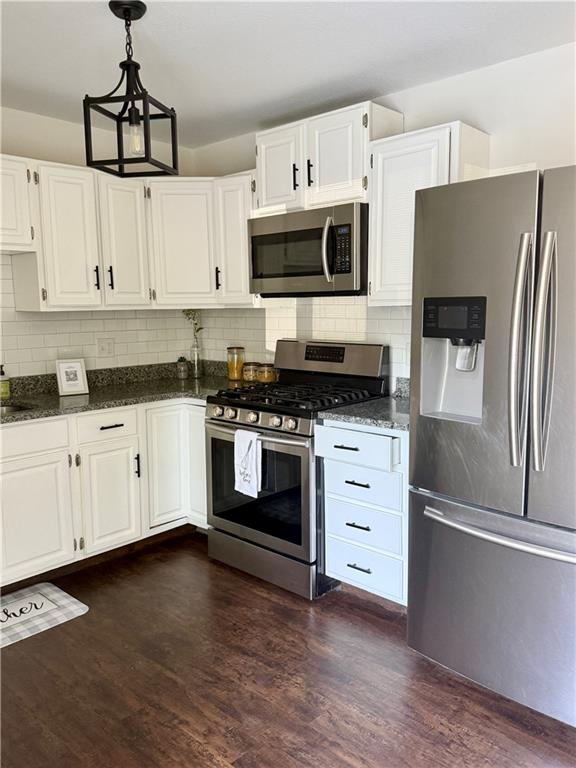 208 Willow Lane Property Photo 3