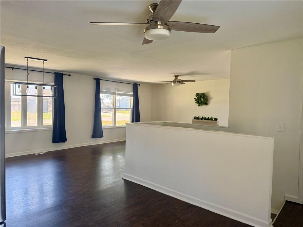 208 Willow Lane Property Photo 6