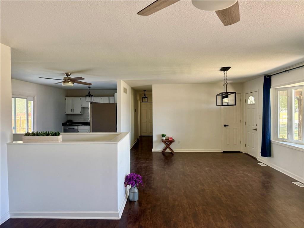 208 Willow Lane Property Photo 8