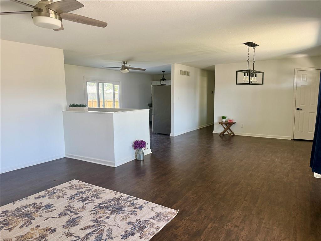 208 Willow Lane Property Photo 9