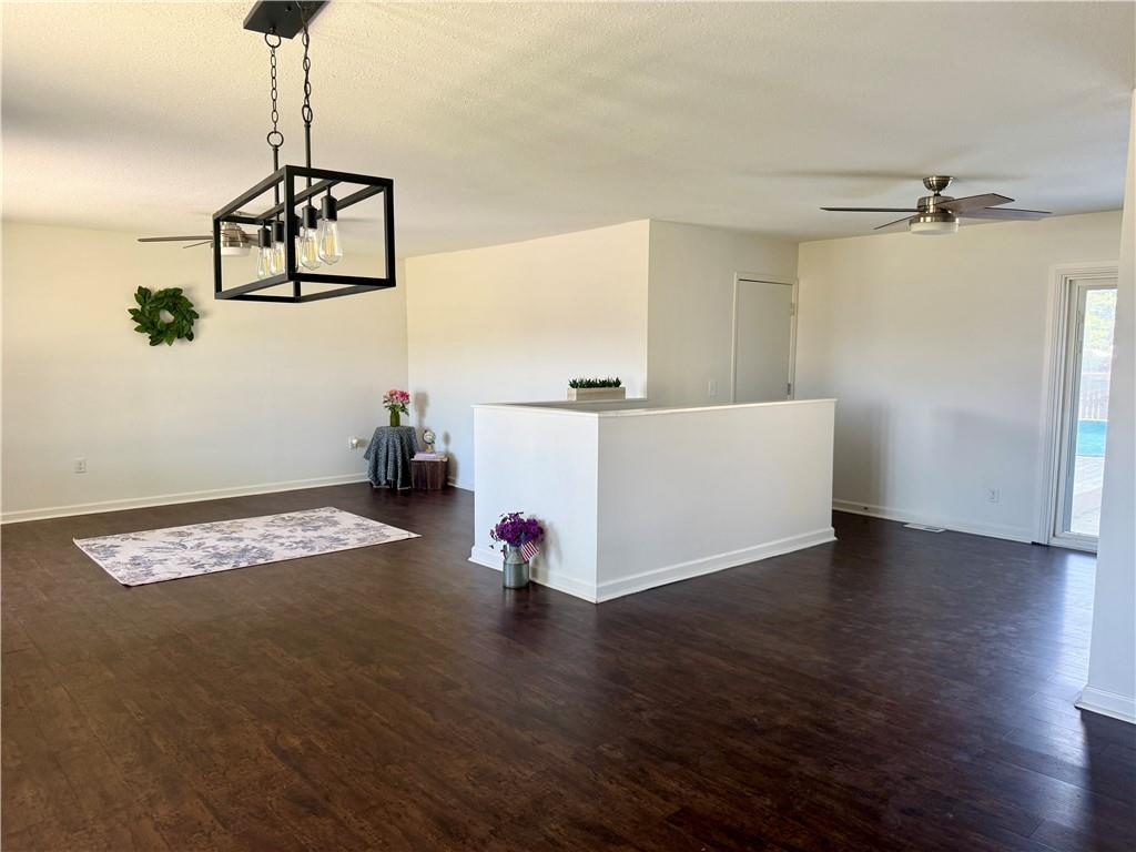 208 Willow Lane Property Photo 10