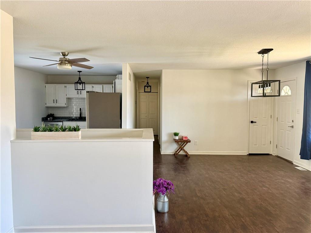 208 Willow Lane Property Photo 21