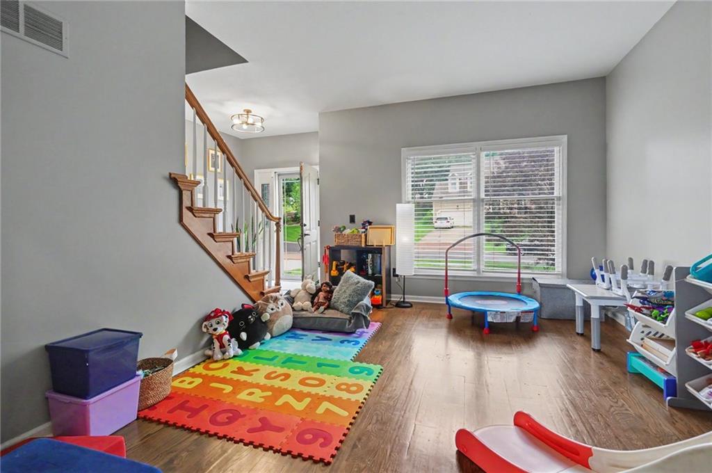 14935 W 76th Street Property Photo 12