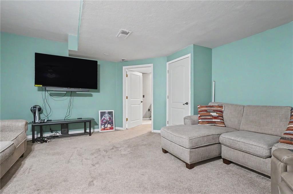 14935 W 76th Street Property Photo 32