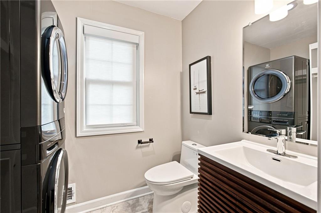 244 N Winnebago Drive Property Photo 22