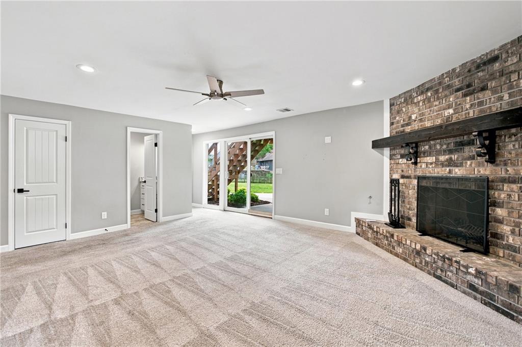 244 N Winnebago Drive Property Photo 24