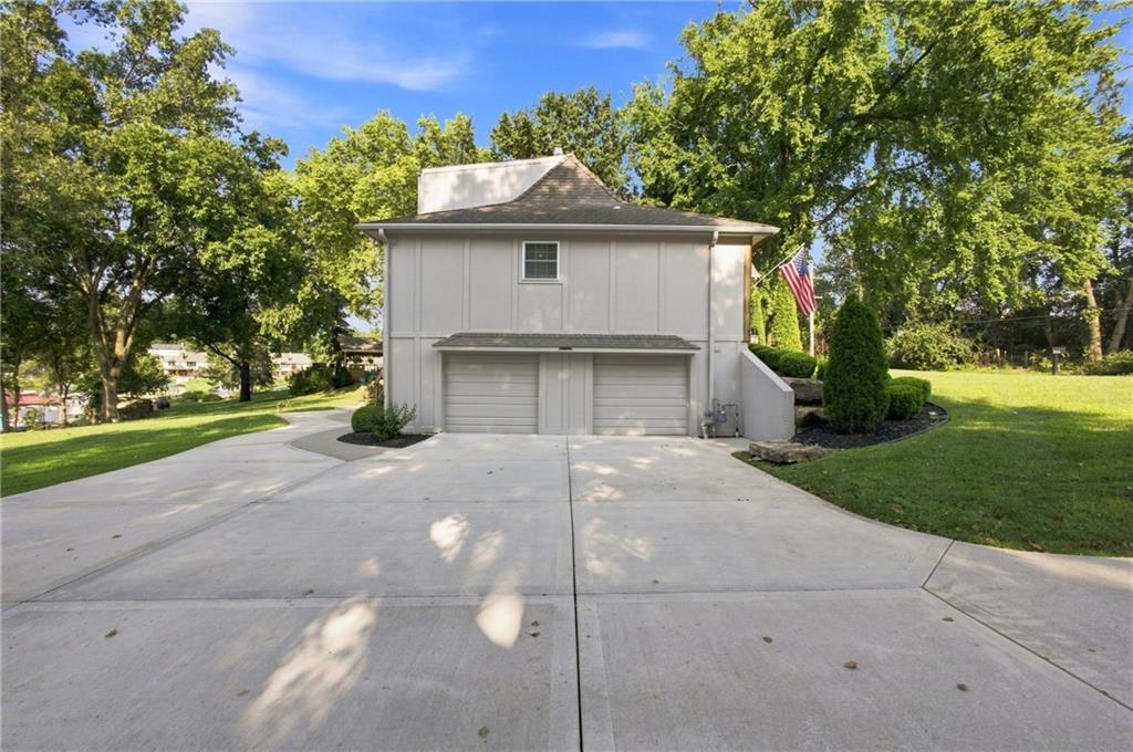 244 N Winnebago Drive Property Photo 31