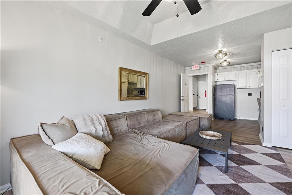 105 E Amity Street Property Photo 28