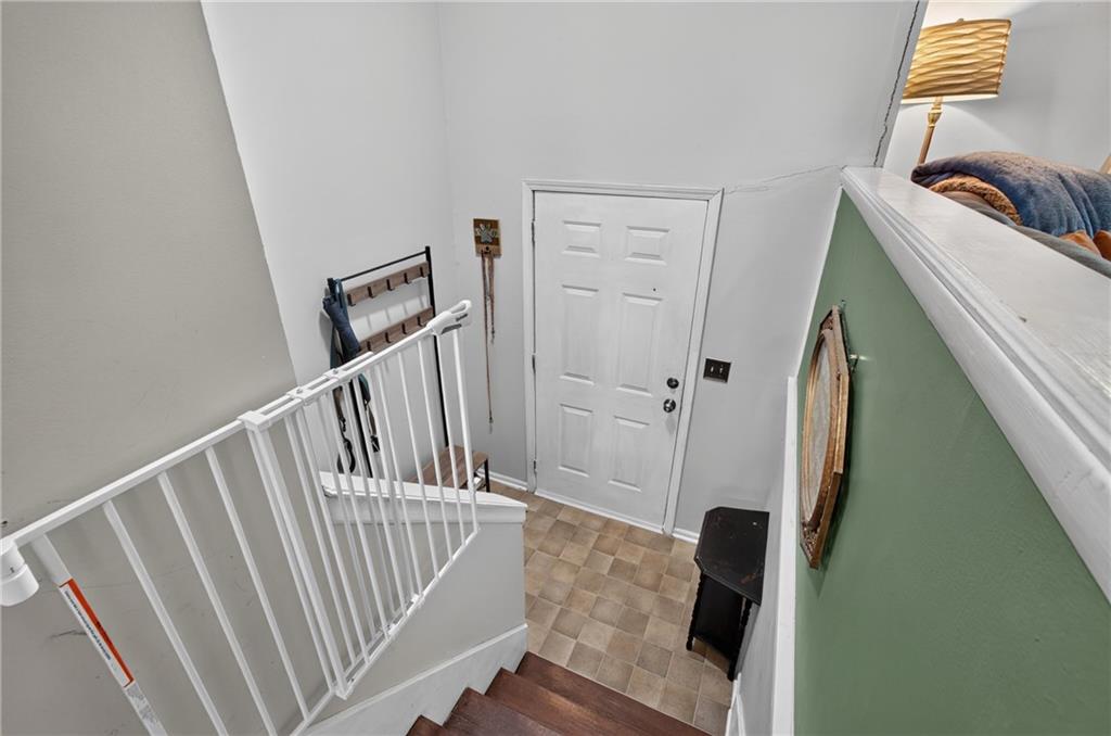 302 N Clark Street Property Photo 6