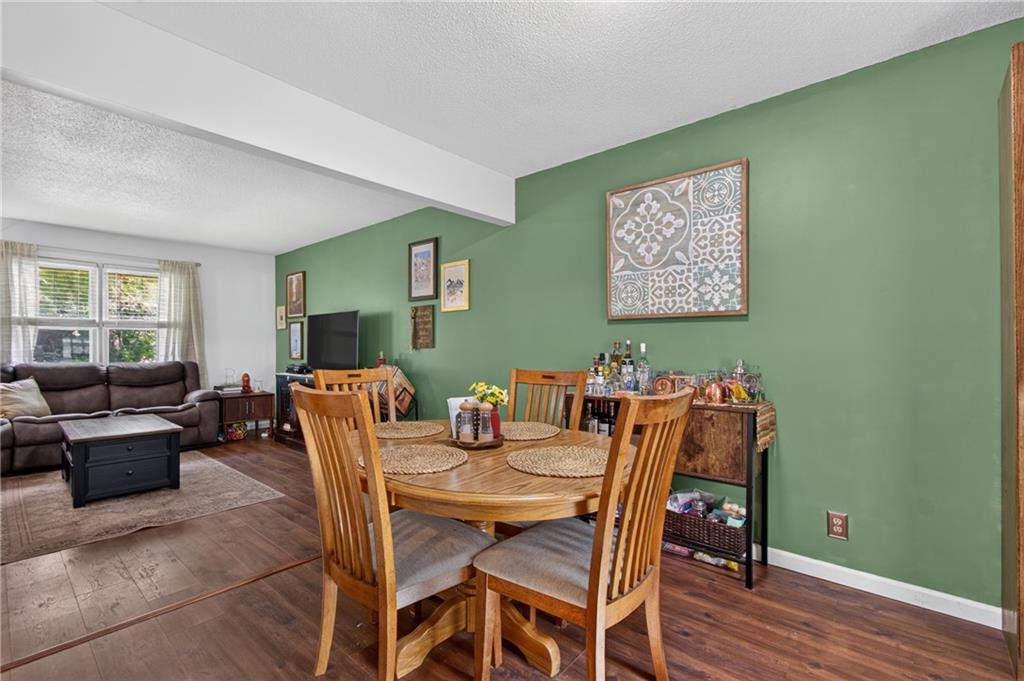 302 N Clark Street Property Photo 15