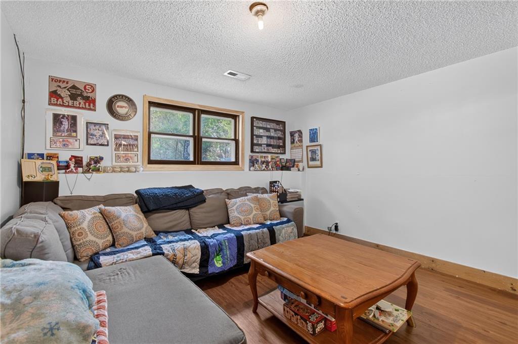 302 N Clark Street Property Photo 25