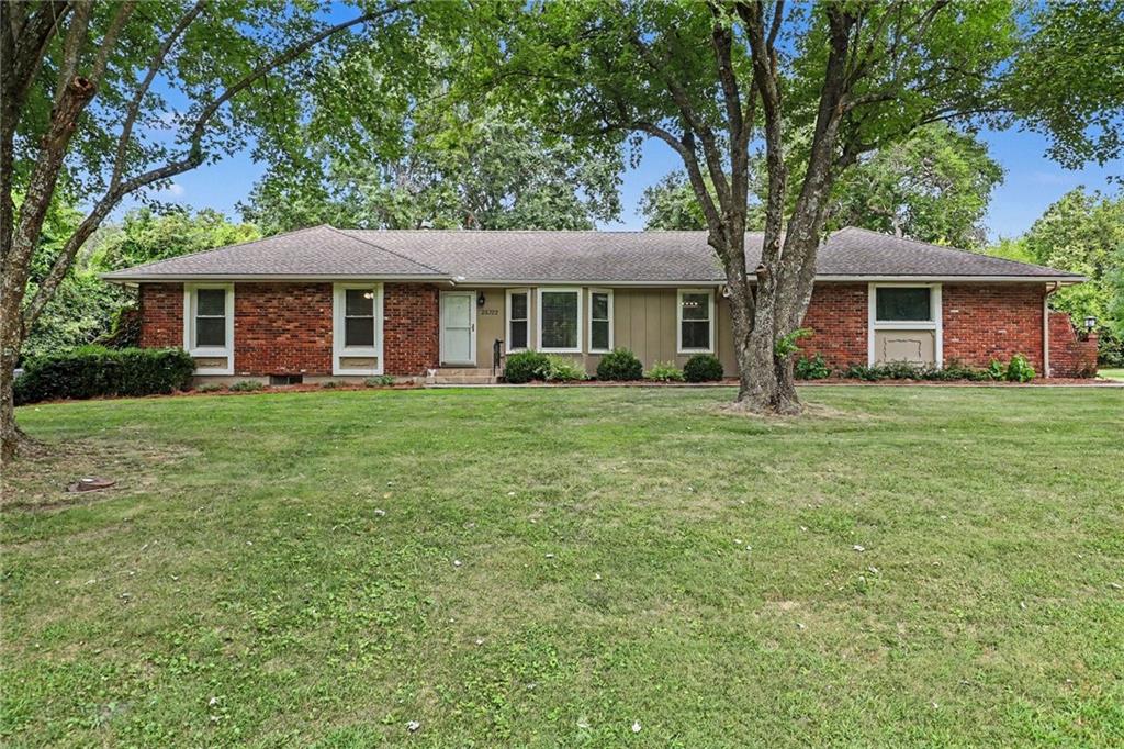 25322 Lone Pine Drive Property Photo 3