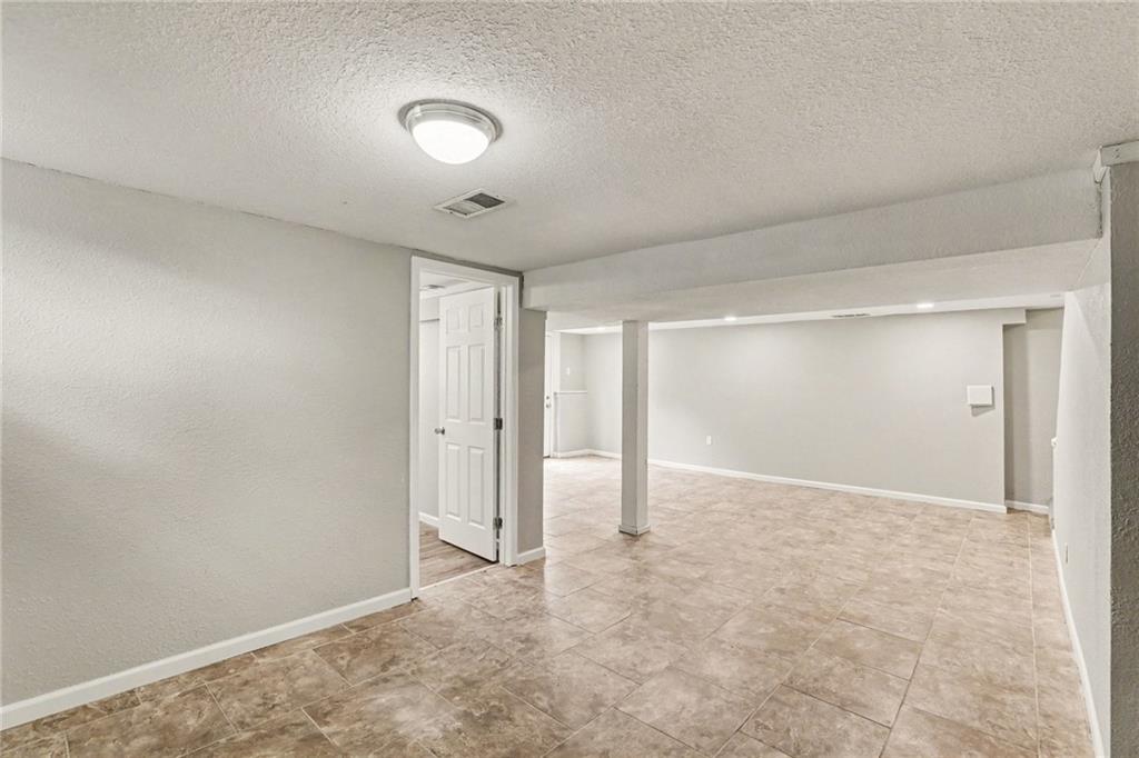 25322 Lone Pine Drive Property Photo 31