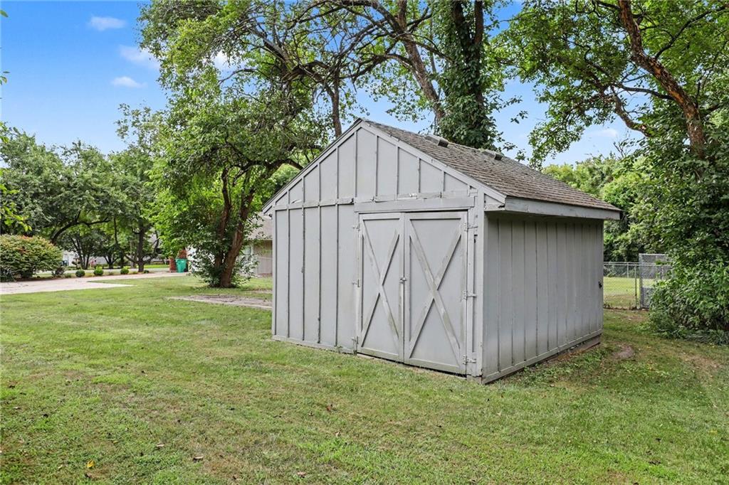25322 Lone Pine Drive Property Photo 34