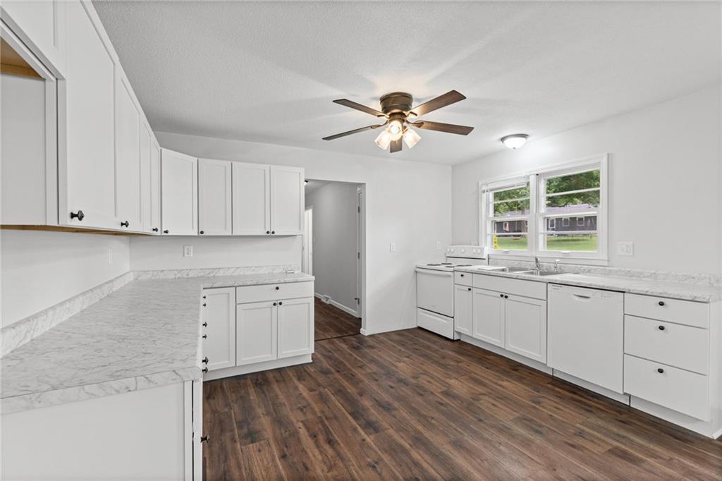 1308 N Cherry Street Property Photo 8