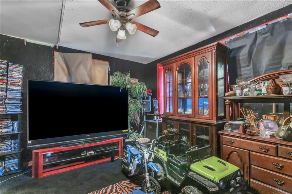 4010 Chestnut Avenue Property Photo 5