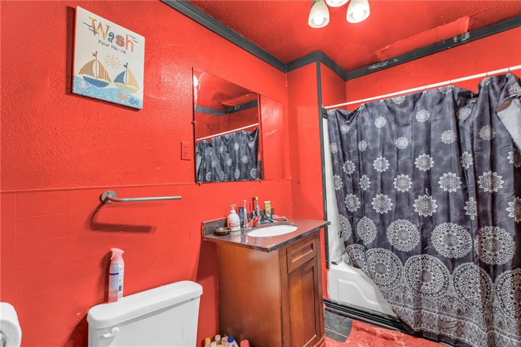 4010 Chestnut Avenue Property Photo 8