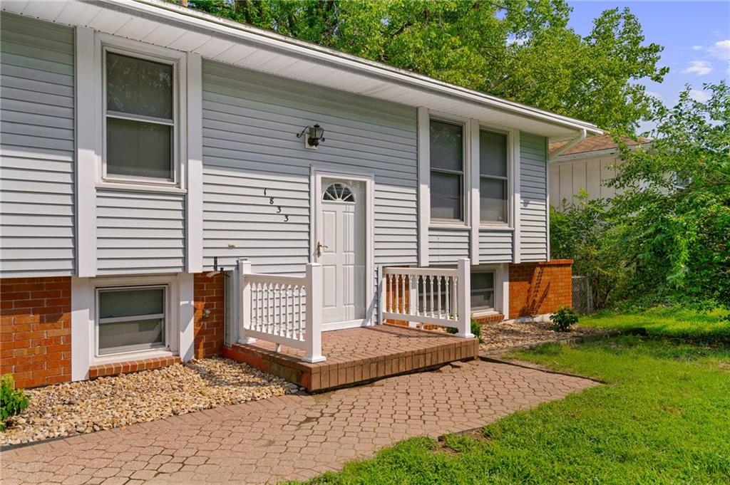 1833 N York Street Property Photo 2