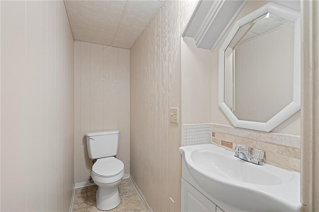 1833 N York Street Property Photo 19