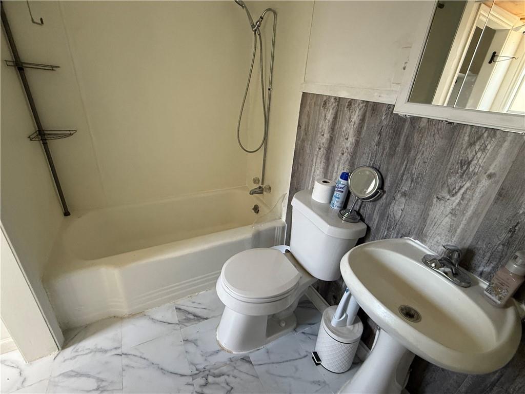1914 W 5th Street Property Photo 8