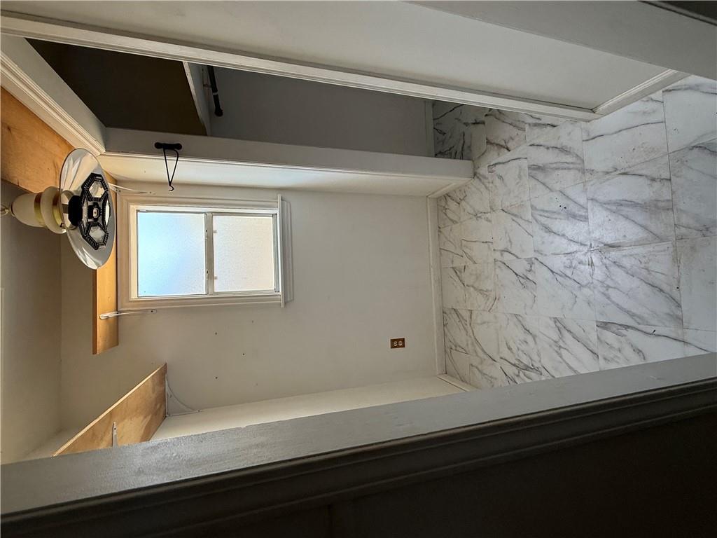 1914 W 5th Street Property Photo 9