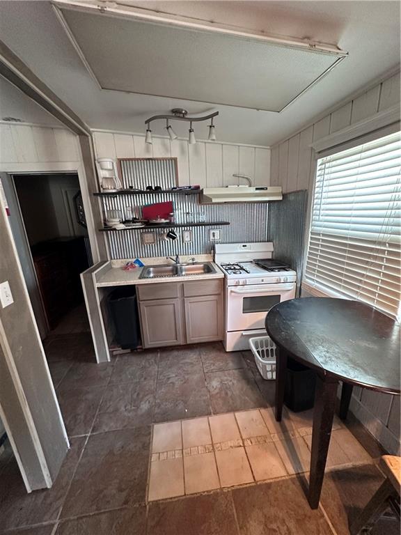 1914 W 5th Street Property Photo 13