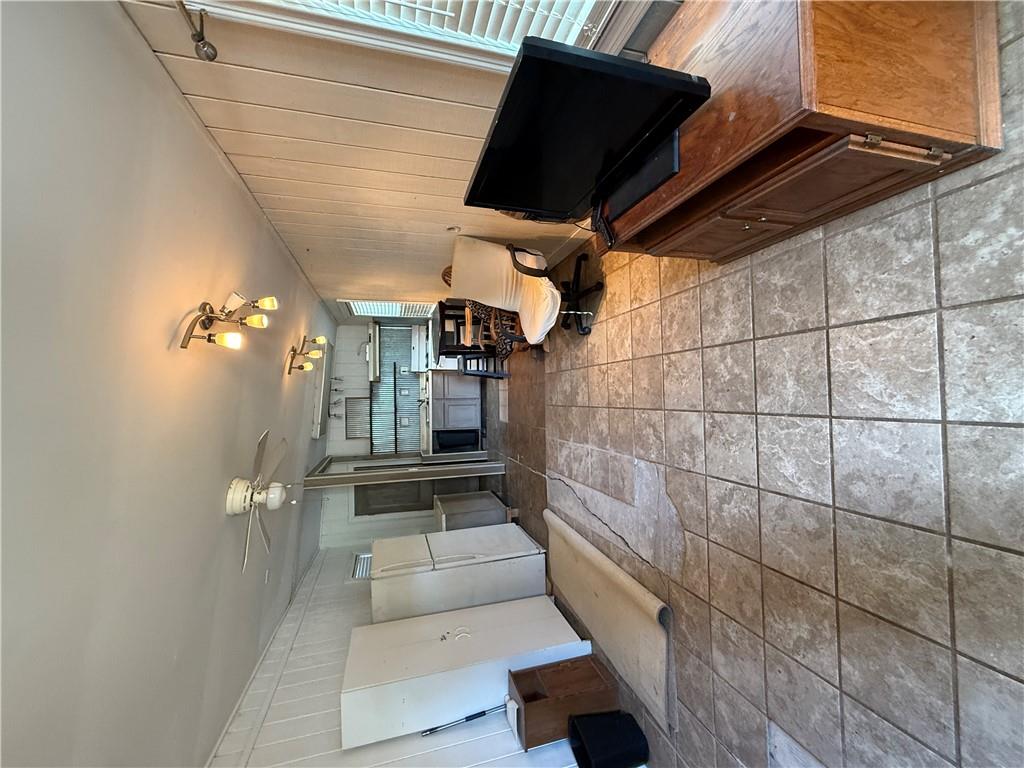 1914 W 5th Street Property Photo 22