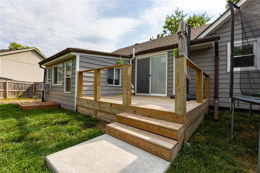 7914 N Garfield Avenue Property Photo 33