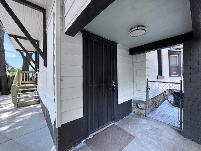 1219 E 41st Street Property Photo 37